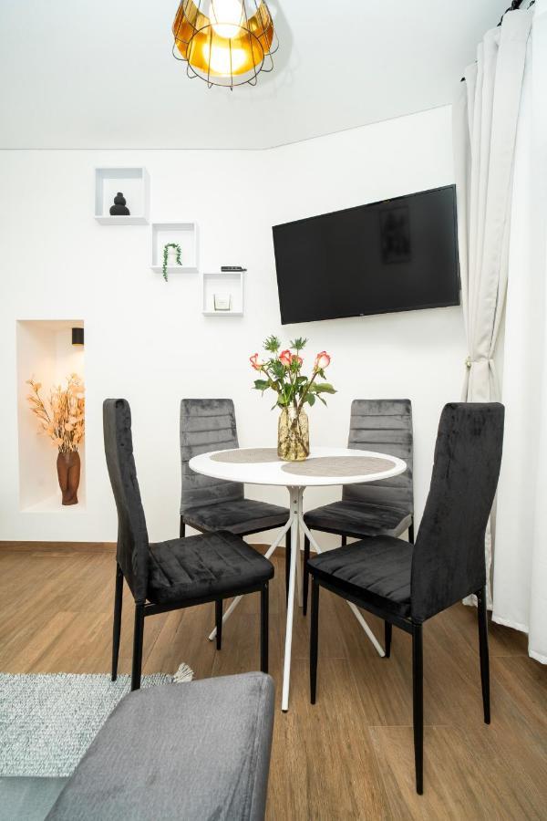 Downhill Apartment On The Groundfloor Kaunas Exterior photo